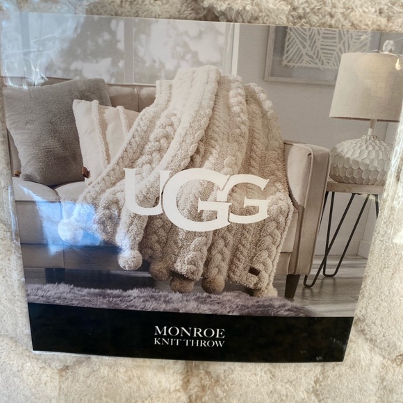 LAST ONE! UGG® Monroe Chenille Throw BlanketBirch - Picture 2 of 6